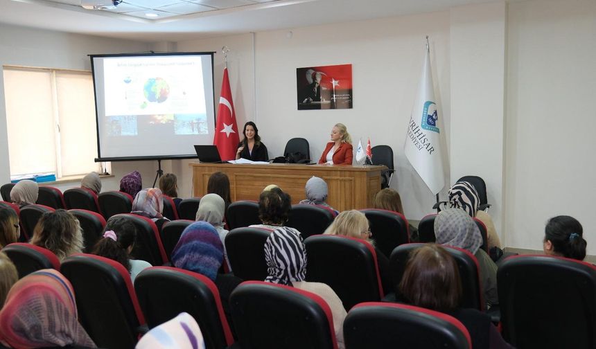 'İklim Değişikliği ve Sürdürülebilir Yaşam' eğitimleri 12 ilçede verildi
