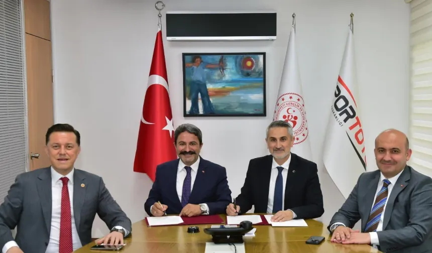 Hatipoğlu'ndan Eskişehir'e yeni spor tesisleri müjdesi!