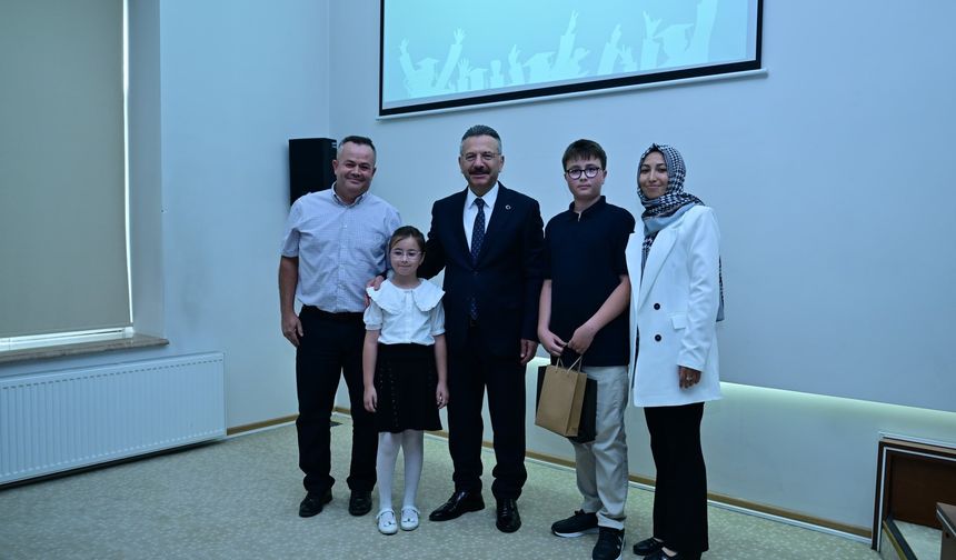 LGS'den tam puan alan öğrenciler ve aileleri buluştu
