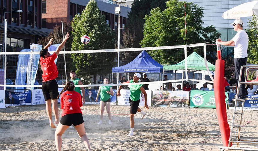 Plaj Voleybolu Şenliği başladı