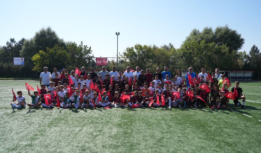 Mini Minikler Futbol Şenliği start aldı