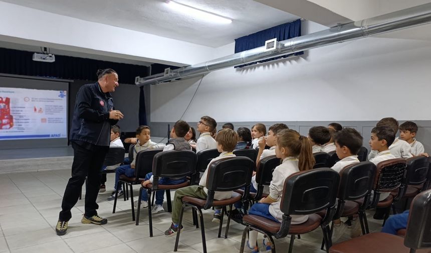 AFAD'dan ilkokul öğrencilerine afet eğitimi