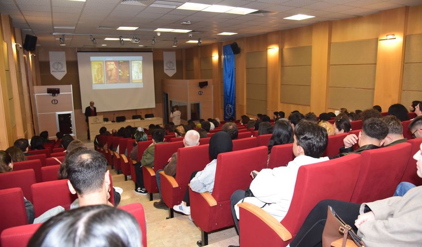 Edebiyat Fakültesinde “Pamphylia Heykeltıraşlığı” semineri gerçekleştirildi