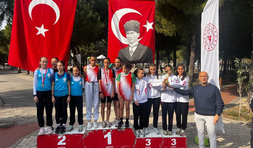 Büyükşehir atletizm takımı Manisa'da fırtına gibi esti!