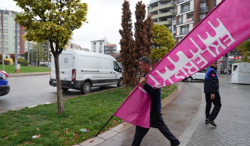 Zabıta kaldırım işgaline geçit vermiyor