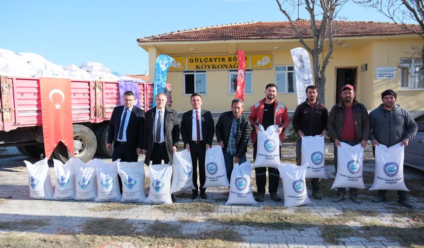 Sivrihisar'da hasat ürünleri çiftçiye ulaştırıldı
