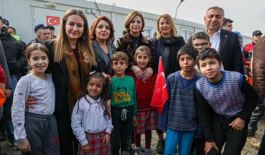 Başkan Ünlüce 3. yılında deprem bölgesinde