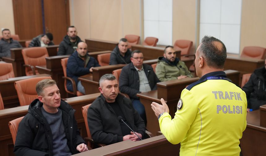 Emniyetten belediye personeline güvenli sürüş eğitimi