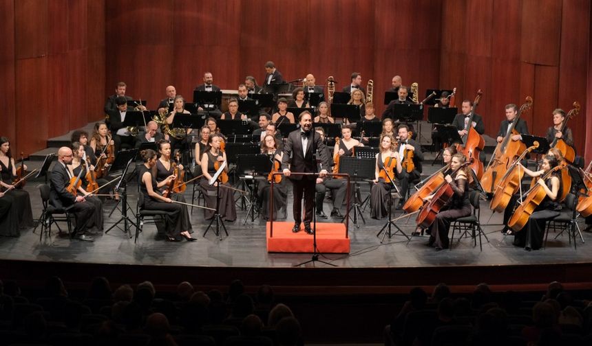 6 Şubat depremi anısına anlamlı konser