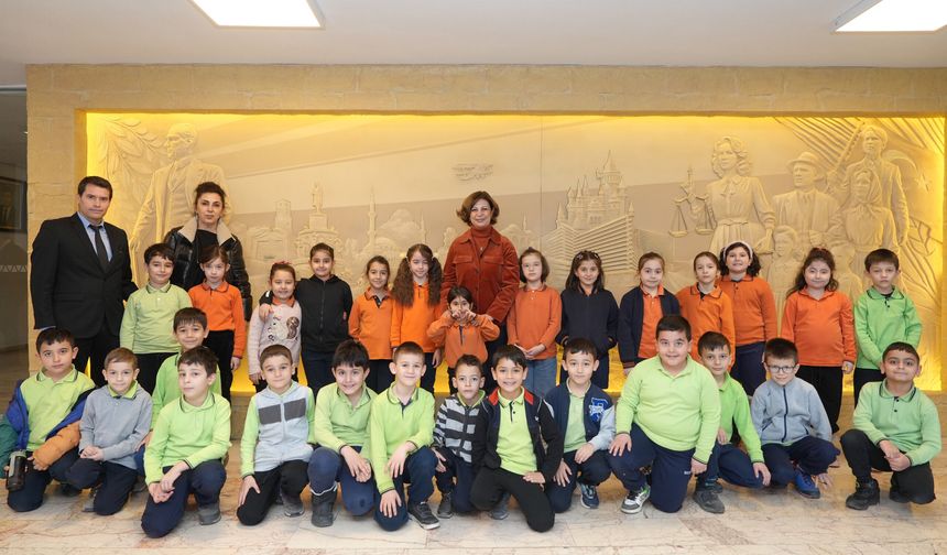 Minik öğrencilerden Başkan Ünlüce'ye anlamlı ziyaret