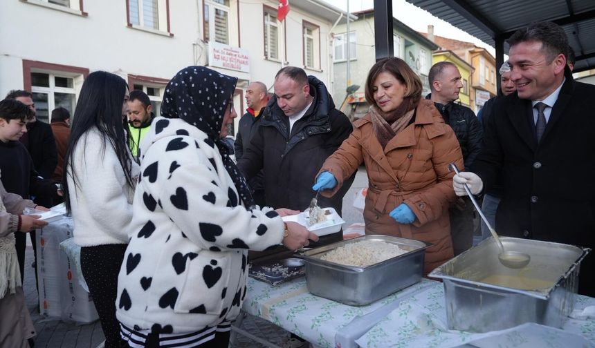 Büyükşehir'in iftar sofrası Sivrihisar'da kuruldu
