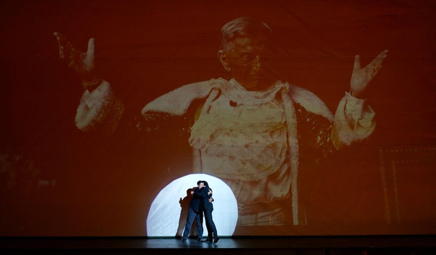 Usta sanatçı Haldun Dormen'e, Şehir Tiyatrolarından duygusal tören