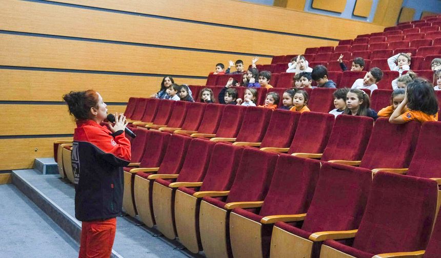 TAK Deprem Haftası'nda öğrencilere afet eğitimi verdi