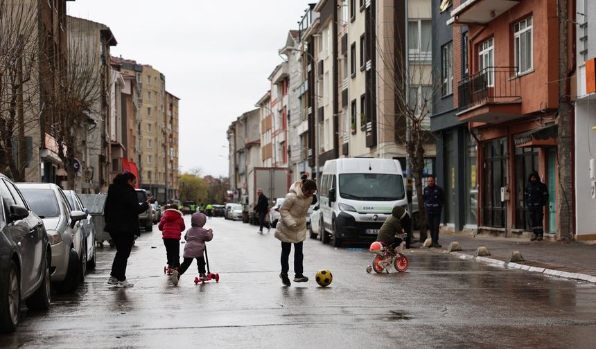 Arabasız Pazar ile cadde ve sokaklar vatandaşlara açıldı