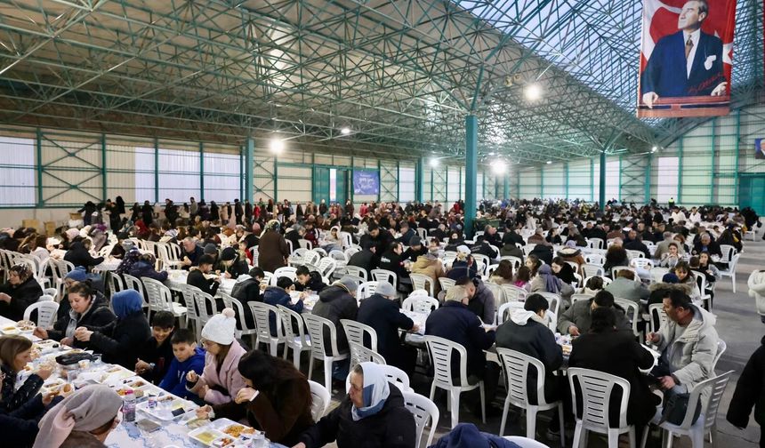 75. Yıl sakinleri Odunpazarı iftarında buluştu