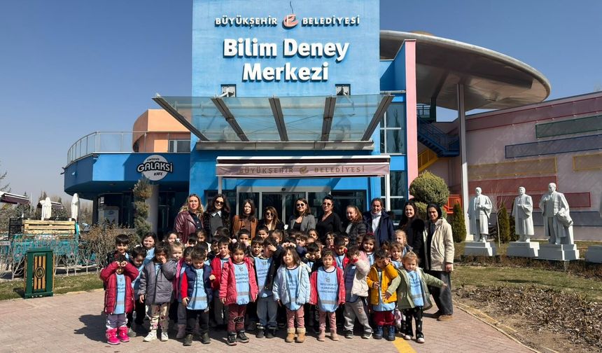 Miniklerden bilime yolculuk