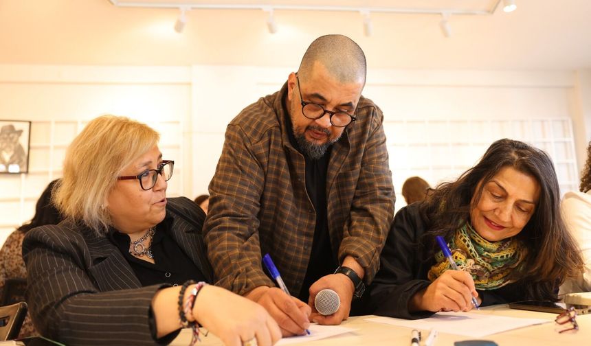 Kadınlar kalemlerinden çıkan sözleri ritimle buluşturdu