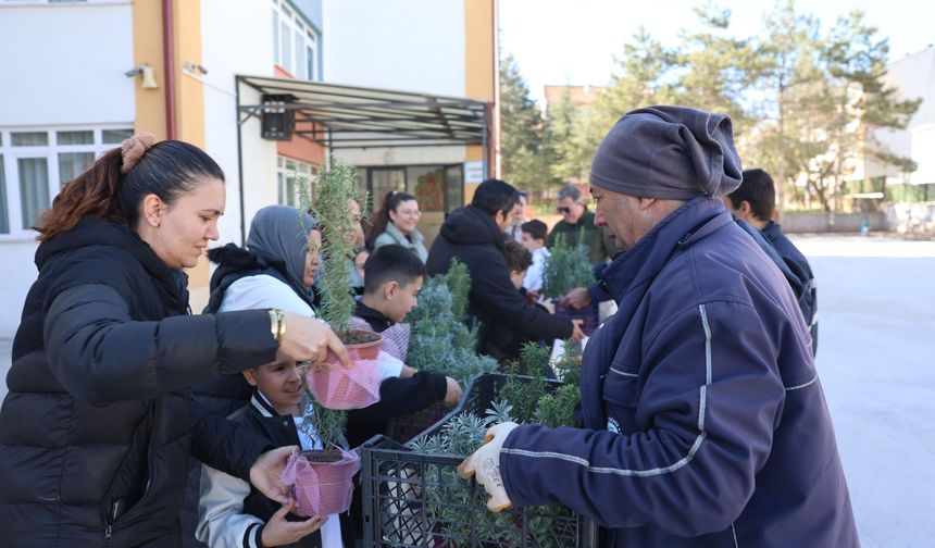 Öğrenciler öğretmenleri için istedi, Büyükşehir yerine getirdi