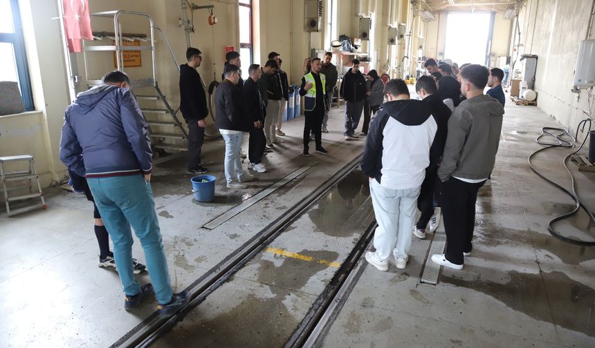 Ulaşımtırma MYO öğrencileri ESTRAM'ı ziyaret etti