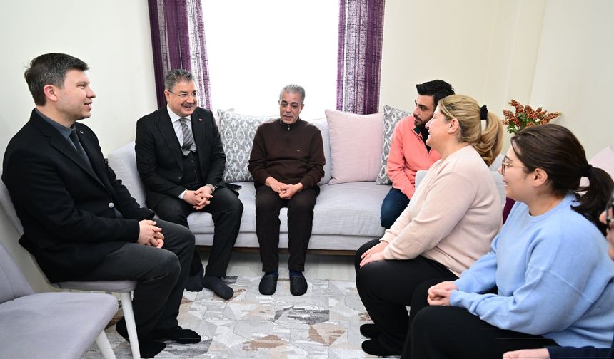 Depremzede aileye anlamlı ziyaret
