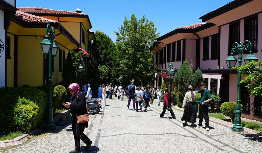 Eskişehir bayram tatilinde turist yoğunluğu yaşadı