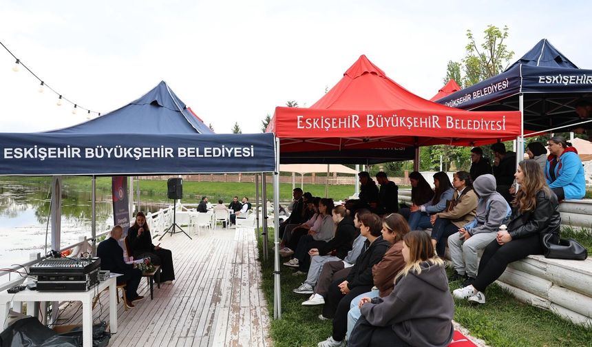 'Bir sandalye, bir termos' söyleşisinin konuğu Meryem Boz oldu