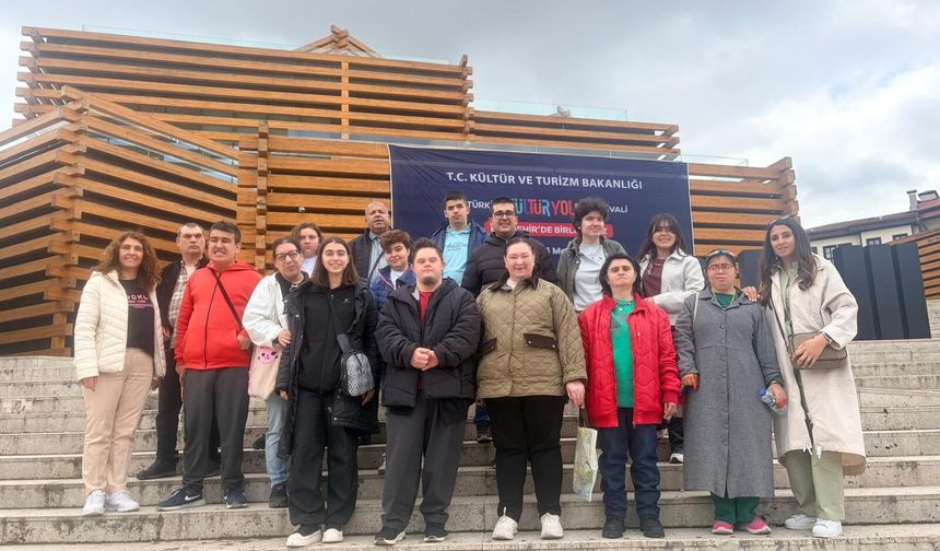 Engelsiz Kültür ve Sanat Merkezi öğrencileri Müzeler Haftası’nda tarih ve sanatla buluştu