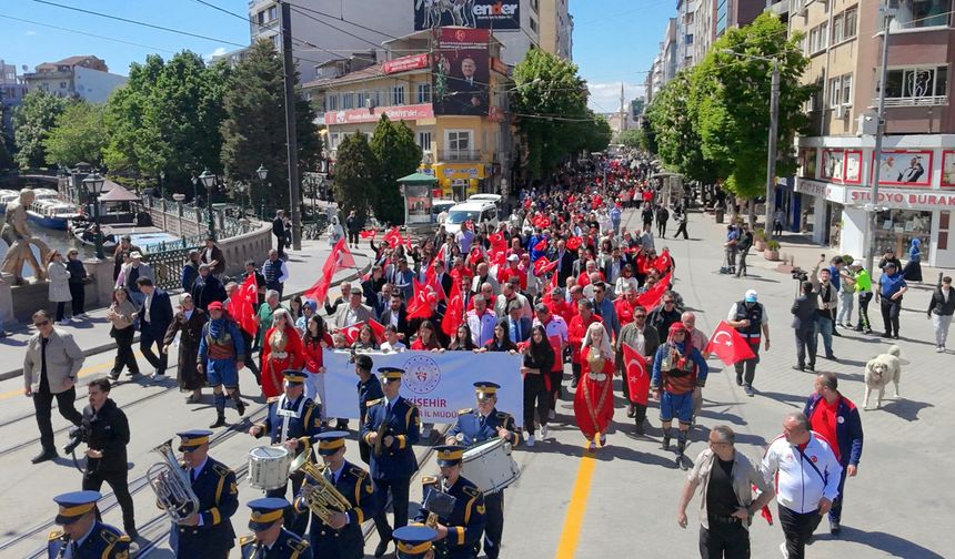 Gençlik Haftası programı 'Gençlik Yürüyüşü' ile başladı