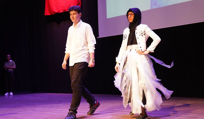 Özel bireylerden özel defile