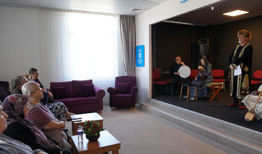 'Dede Korkut Hikayeleri' oyunu büyük beğeni topladı