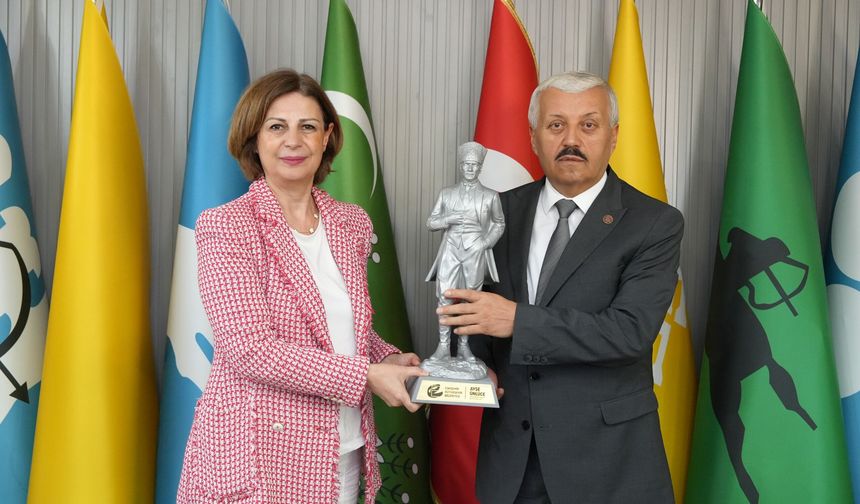 Başkan Ünlüce'den Adnan Karamanlı'ya hayırlı olsun ziyareti