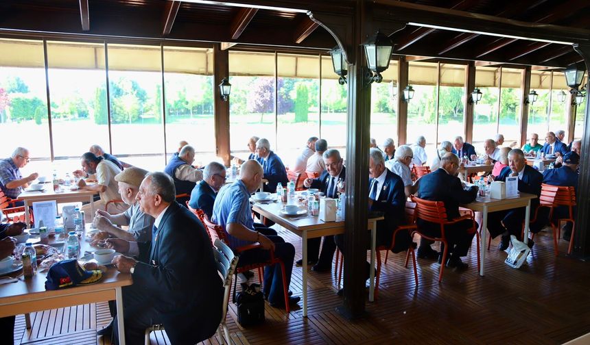 Şehit aileleri ve gaziler, Babalar Günü yemeğinde buluştu