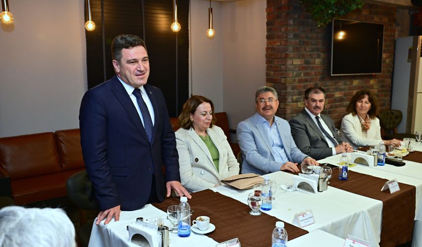 Görev yerleri değişen Üzeyir Karakülah ve kaymakamlara veda programı düzenlendi