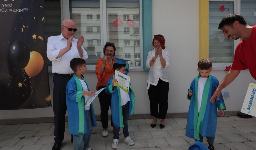 Odunpazarı Ahmet Ara Engelsiz Gündüz Bakımevi ve Kreşi mezunlarını verdi