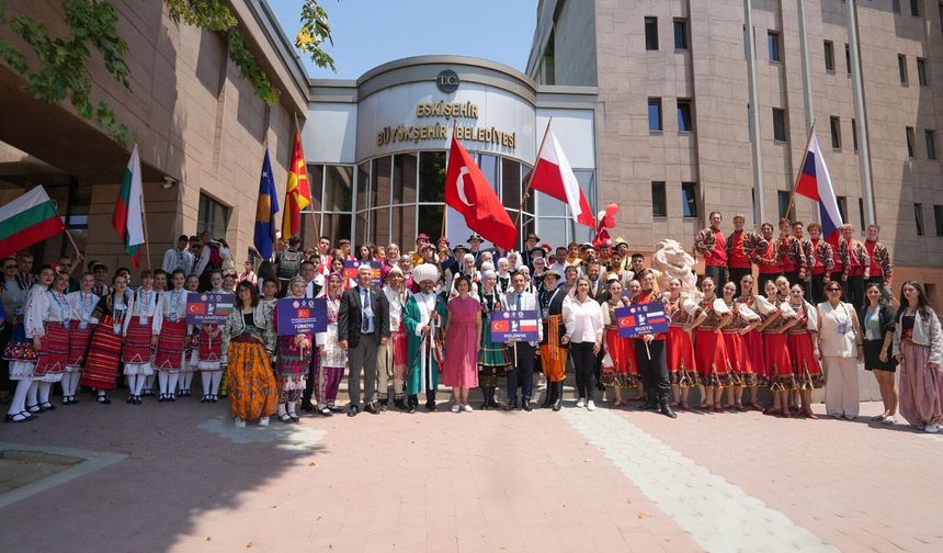 Habil Dökmeci ve Nasreddin Hoca Festivali ekibinden Büyükşehir'e ziyaret