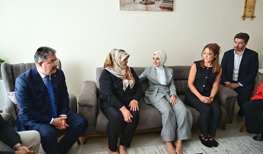 Bakan Göktaş'tan şehit Fatih Dalgıç'ın ailesine anlamlı ziyaret