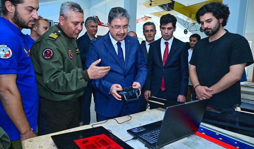 TEKNOFEST'te İHA yarışmalarına katılacak pilotlar İnönü'de eğitim alıyor