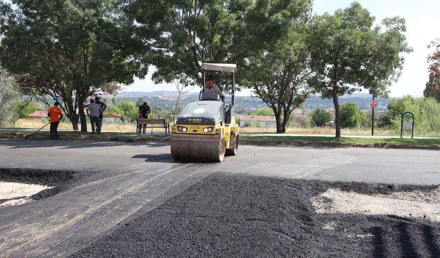 Birlik Caddesinde yol yapım onarım çalışması sona erdi