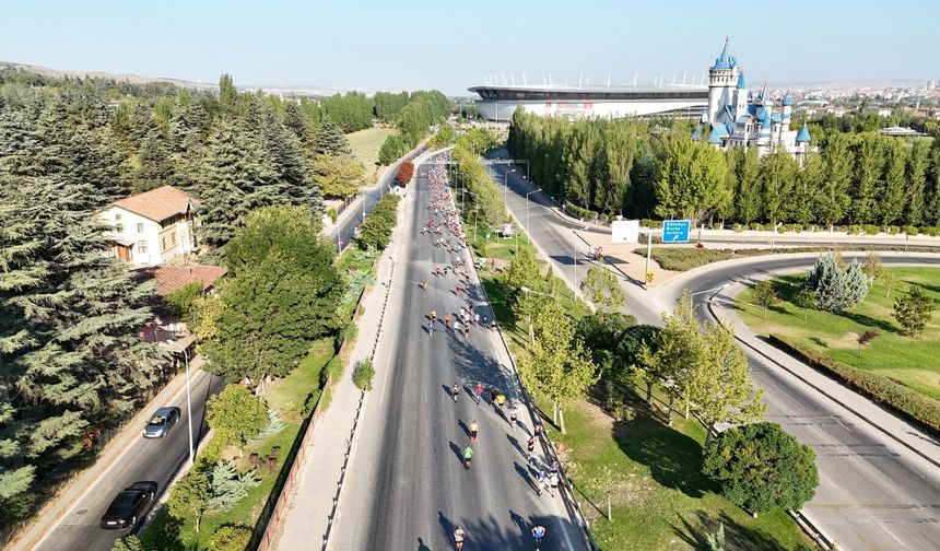 Yarı Maraton öncesi sürücülere uyarı! Bu yollar trafiğe kapanacak