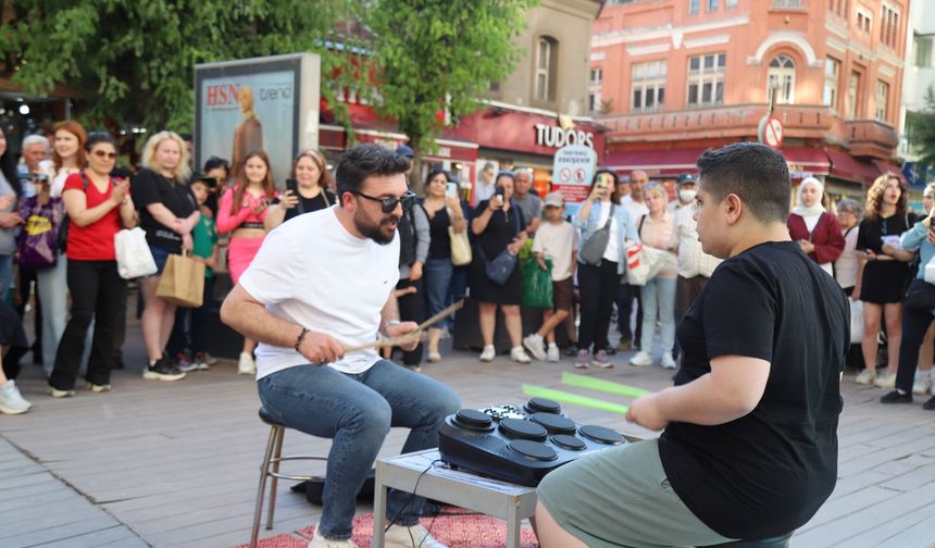 “Sahne Senin” Ağustos'ta da sokakları renklendirecek