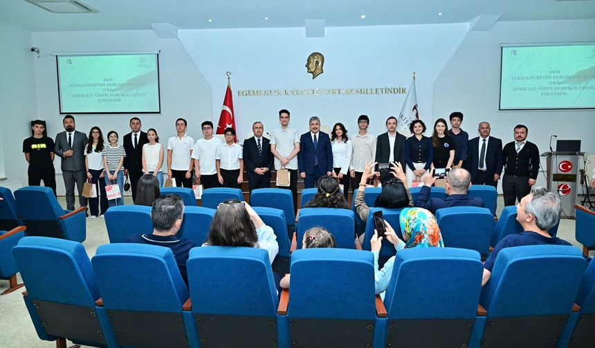 YKS ve LGS'de tam puan yapan öğrenciler bir araya geldi