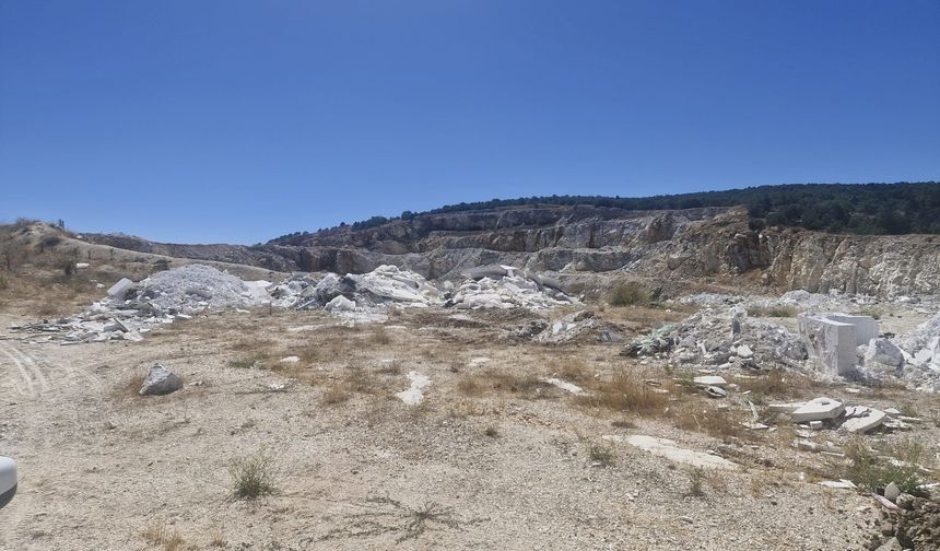 Karapazar'da kaçak moloz dökenler suçüstü yakalandı