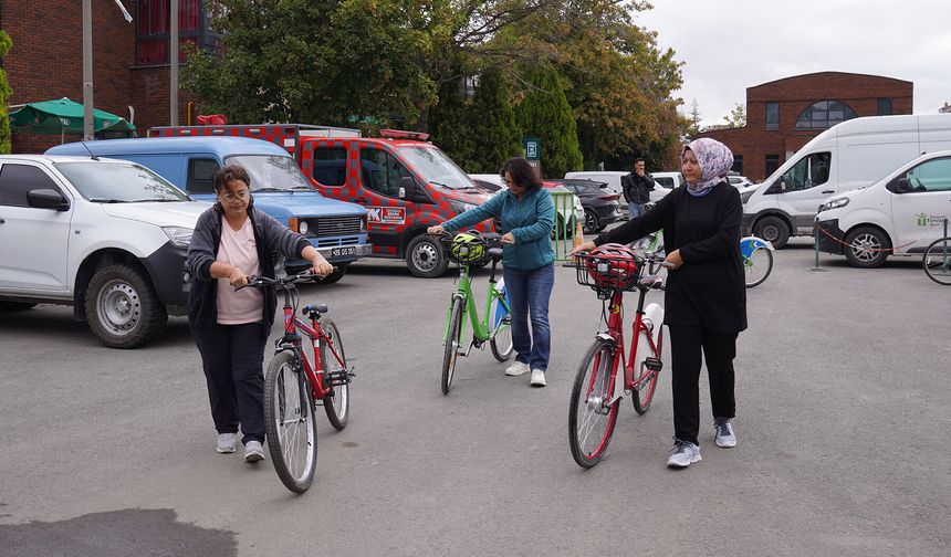 Bisiklete İlk Adım Atölyesi’nde pedallar birlikte atıldı