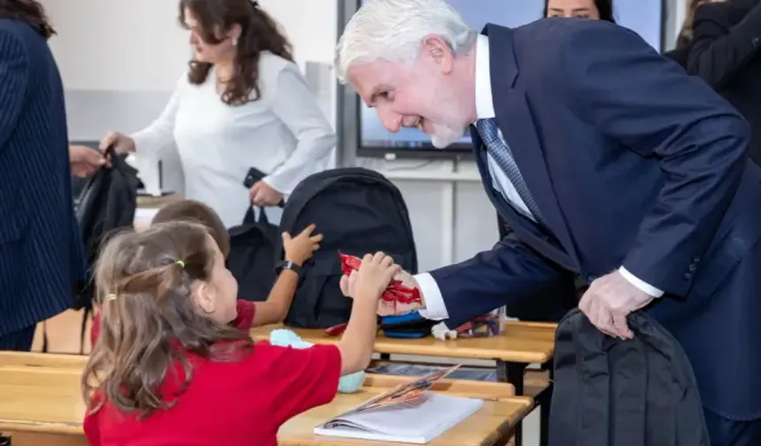 TEI'den Mahmudiye'deki öğrencilere kırtasiye desteği