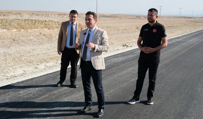Sivrihisar-Çeltik bağlantı yolunda asfalt çalışmaları devam ediyor