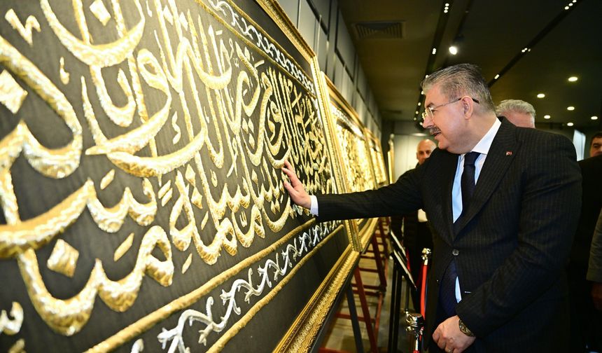 Mukaddes emanetler bu sergide vatandaşlarla buluştu