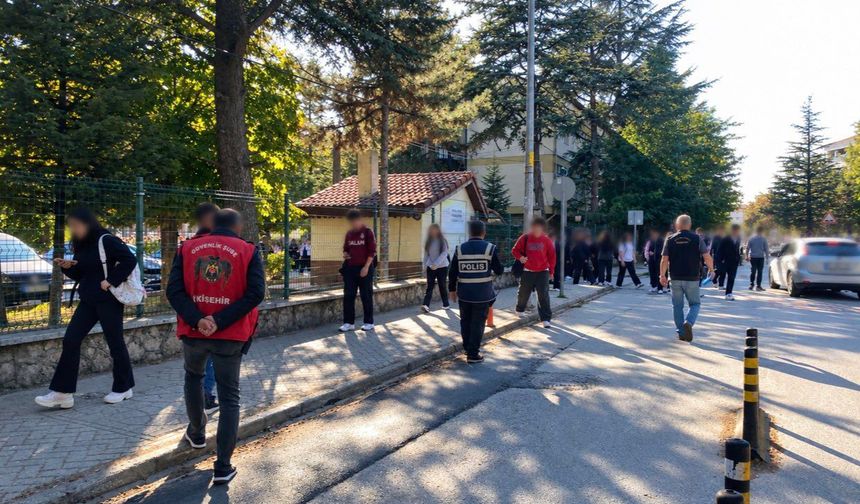 Okul çevreleri ve servis araçlarına sıkı denetim