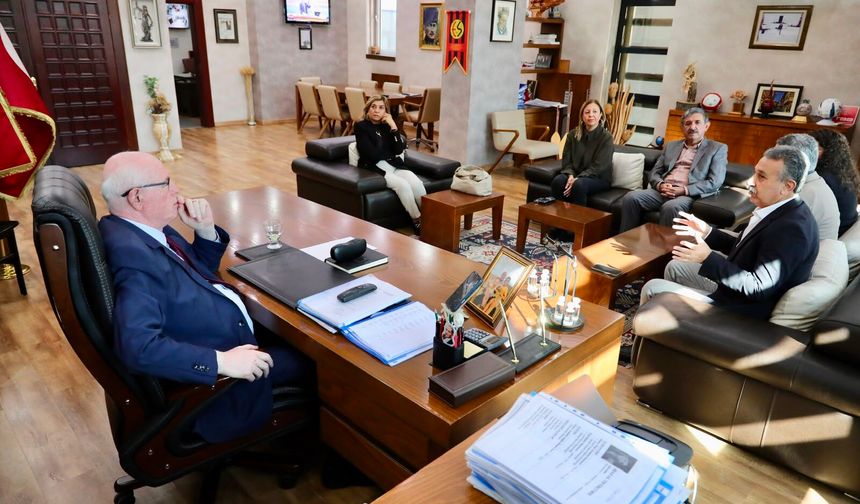 Yenikent'ten Başkan Kurt'a teşekkür ziyareti